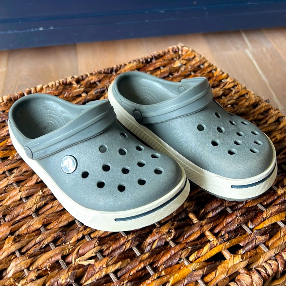 Boys crocs
